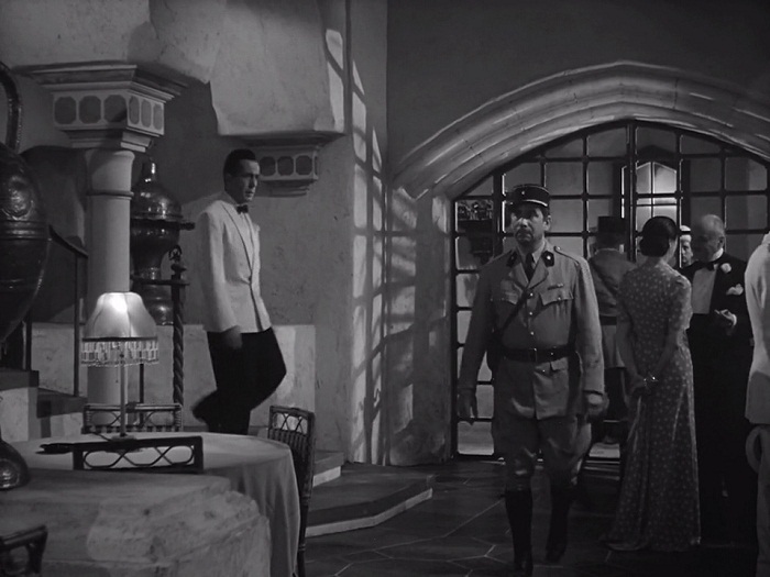 Смотреть фильм: Касабланка (1942) BDRip.